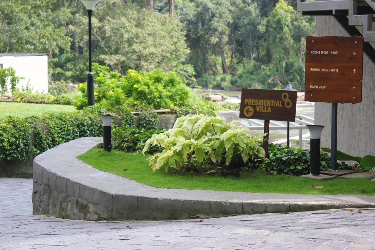 Niraamaya Retreats Samroha Athirappilly Hotel Exterior foto