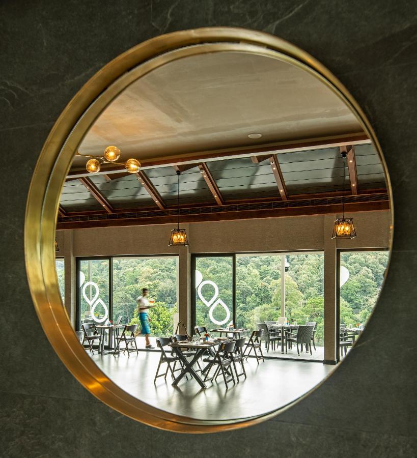 Niraamaya Retreats Samroha Athirappilly Exterior foto